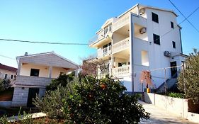 Apartments Nakir
