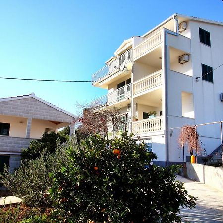 Apartments Nakir Slatine Zewnętrze zdjęcie