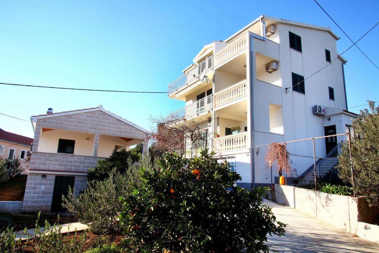 Apartments Nakir Slatine Zewnętrze zdjęcie